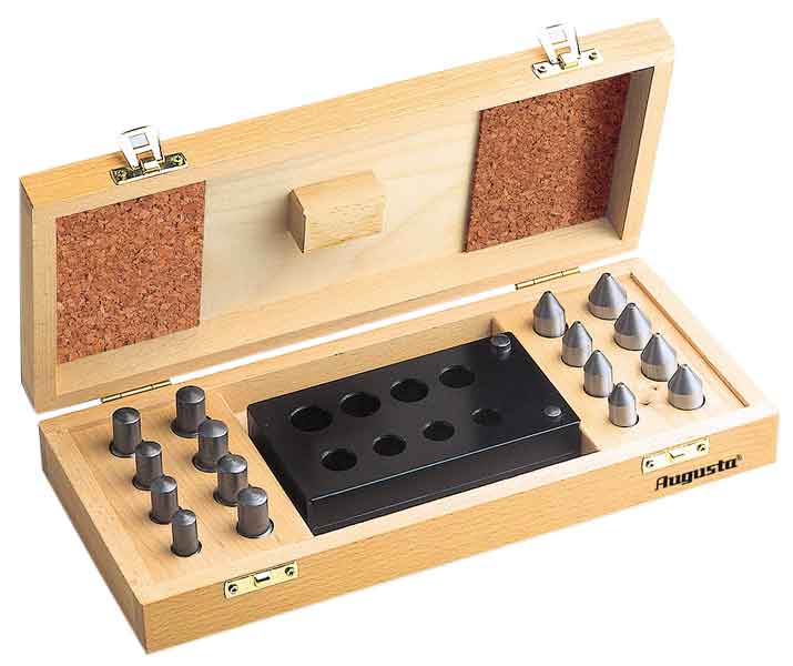 Aushau-, Zentrier- und Formwerkzeug