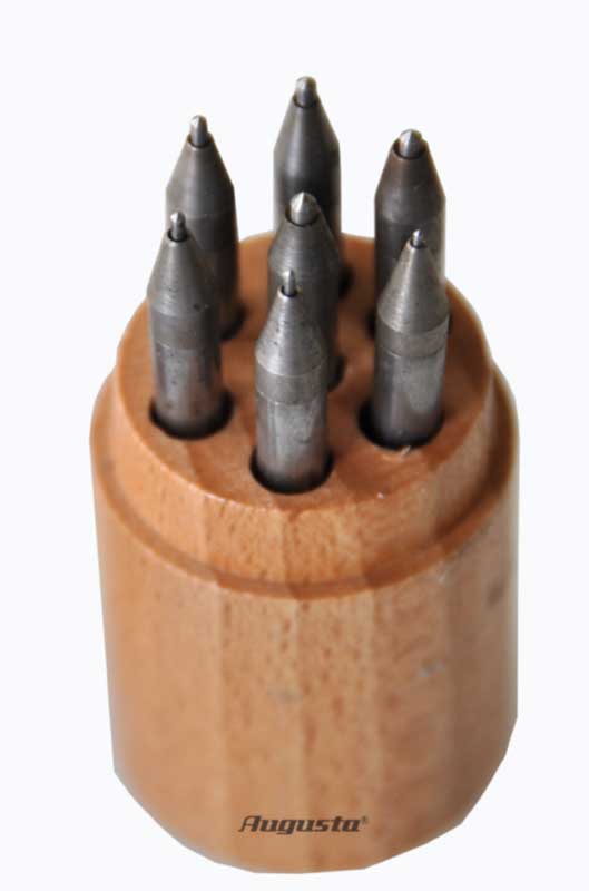 Punzensatz mit federnder Spitze